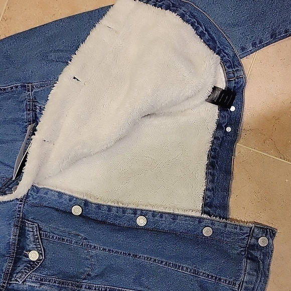 NEW! SUNRISE KINGDOM COLLECTION Sherpa Lined Denim Jean Jacket. - Picture 4 of 6
